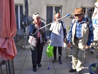 D Astrid isch dr Silvia ihren Privatschofför. Aber suecht si do Pögge?