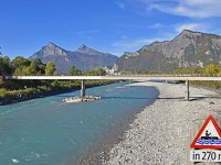 Was seit echt das Täfeli döt am linge Pfiler?