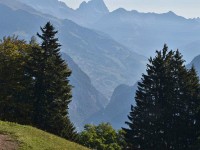 mer sin halt z Fuess witer un hen d Ussicht gnosse